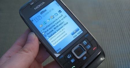 Cellna recenzja: Nokia E66