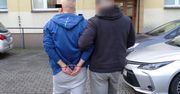 Na dworcu upijał przypadkowe osoby. Oto co robił później