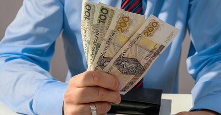 Ile trzeba zarabiać na 5 tys. zł emerytury? Mamy wyliczenia