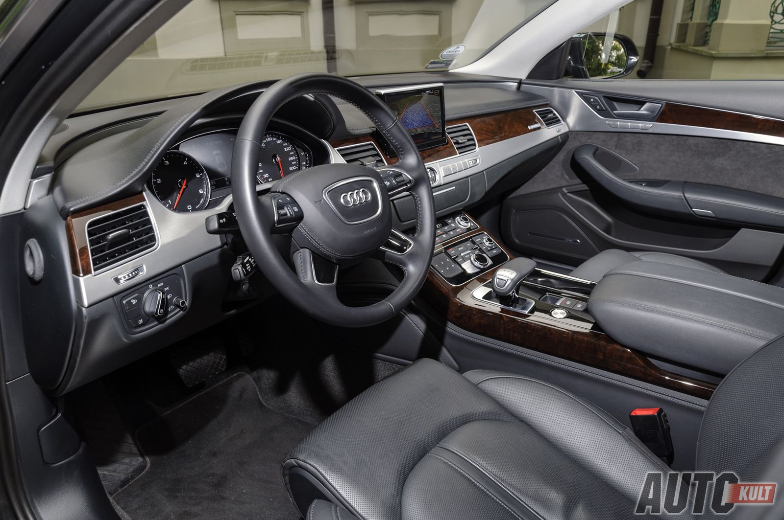 BMW 750d xDrive M-Sport kontra Audi A8 4.2 TDI quattro - test [galeria] 20
