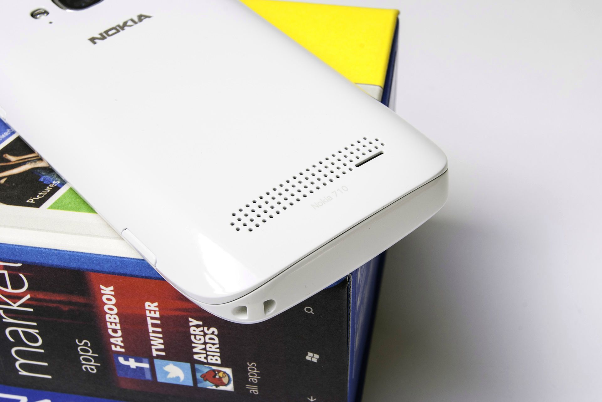 Nokia Lumia 710 - galeria zdjęć 10