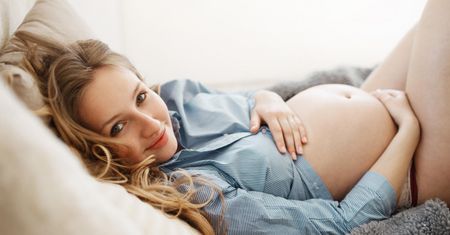 6 miesiąc ciąży – kalendarz ciąży. Wygląd dziecka, wielkość brzucha
