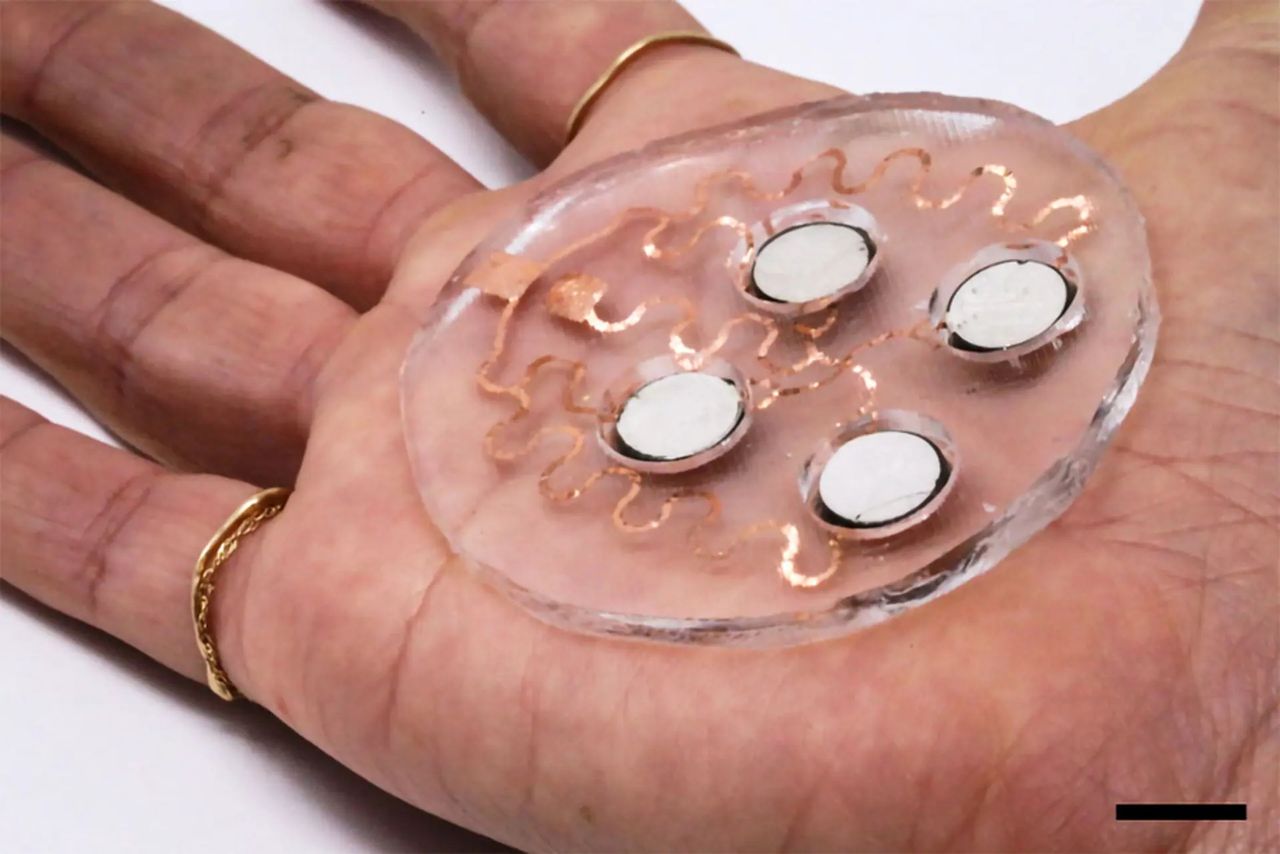 "Hydrogel 'patch' applying medicine through the skin"