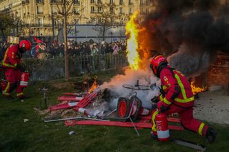 Miliard euro strat po zamieszkach we Francji. Turyści odwołują rezerwacje