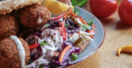 Restauracja ZATAR uruchamia dowozy dla klientów