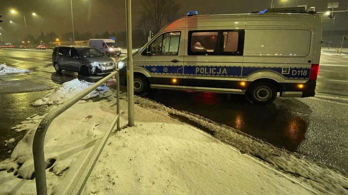Kierowca volkswagena doprowadził do uszkodzenia trzech pojazdów