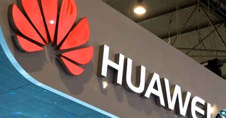 Huawei sprzedaje więcej, ale zarabia mniej