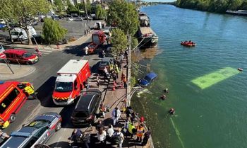 Autobus wpadł do Sekwany pod Paryżem. Na pokładzie byli pasażerowie