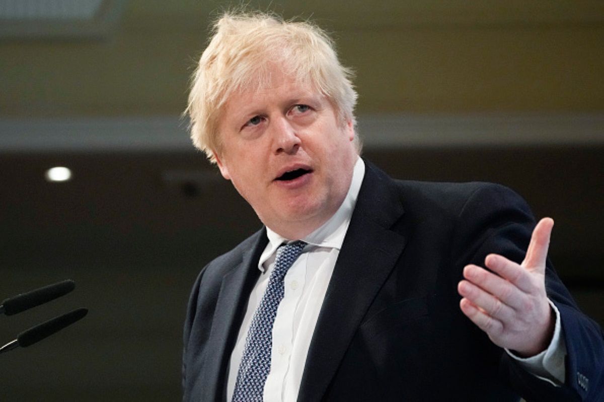 Boris Johnson ogłosił, że osoby zarażone COVID-19 nie będą prawnie zobowiązane do samoizolowania się 