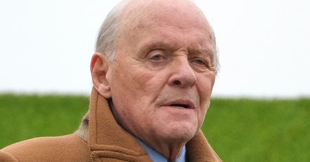 "Mogłem kogoś zabić". Incydent po pijaku odmienił życie Anthony'ego Hopkinsa