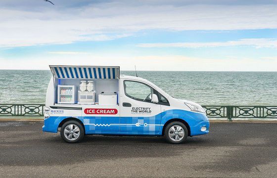 Nissan z bezemisyjną furgonetką do lodów