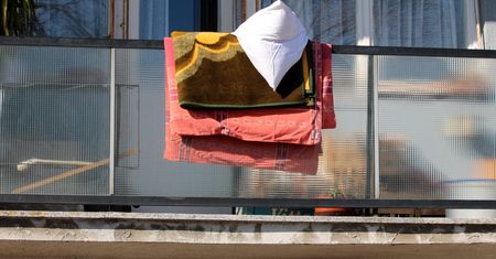 Czy wietrzenie pościeli ma sens? Odpowiedź jest jednoznaczna