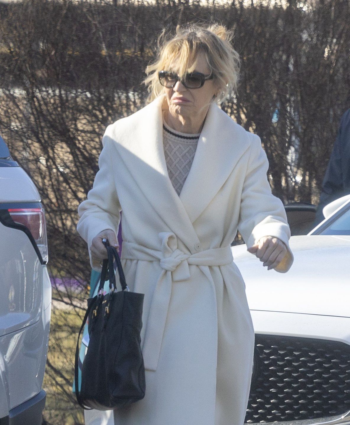 Beata Ścibakówna walczy z wiatrem i  łamie przepisy drogowego