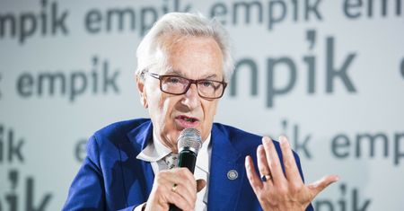 Orgia na plebanii. Seksuolog ma apel. "Jak najszybciej"