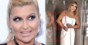 Uradowana Katarzyna Skrzynecka pozdrawia z parasolką spod FALUJĄCEGO prysznica (FOTO)
