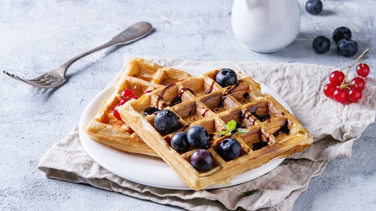 Gofry na słodko to jedna z najpopularniejszych wiosennych i letnich przekąsek