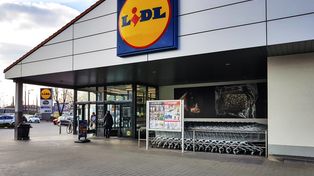 120 zł mniej za odkurzacz piorący. Lidl na tym nie kończy