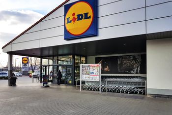 120 zł mniej za odkurzacz piorący. Lidl na tym nie kończy