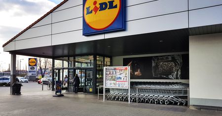 120 zł mniej za odkurzacz piorący. Lidl na tym nie kończy