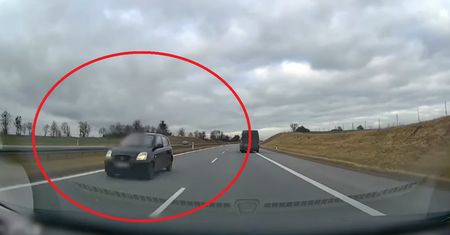 Jechała pod prąd na S7. Na mandacie się nie skończy