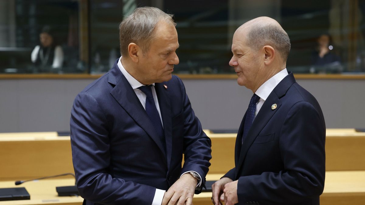 Szczyt UE - Zachodnie Ba?kany
Poland's Prime Minister Donald Tusk, left, speaks with Germany's Chancellor Olaf Scholz during a round table meeting at an EU-Western Balkans summit in Brussels, Wednesday, Dec. 18, 2024. (AP Photo/Geert Vanden Wijngaert)
Geert Vanden Wijngaert