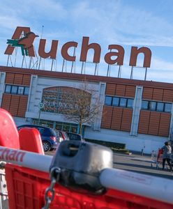 Auchan. Brak maseczek u pracowników i klientów. Sklep odpowiada