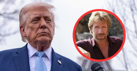 Trump przerwał milczenie. Tak określił Chucka Norrisa. Wymowne