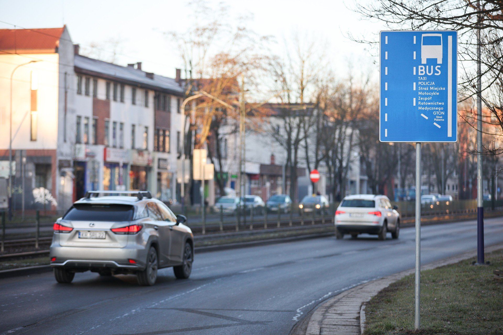 Ruch na ulicy Mikołajczyka w Krakowie