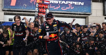 Verstappen triumfuje w Katarze, emocje w Formule 1 sięgają zenitu