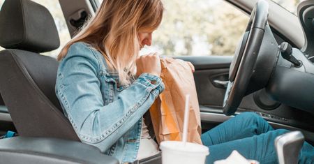 Te przekąski sprawdzą się podczas wyjazdu na wakacje. Nie zatrzymasz się na fast foody