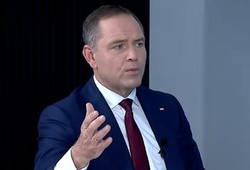 Nawrocki wyjawił to u Mentzena. "Mam dostęp do broni"
