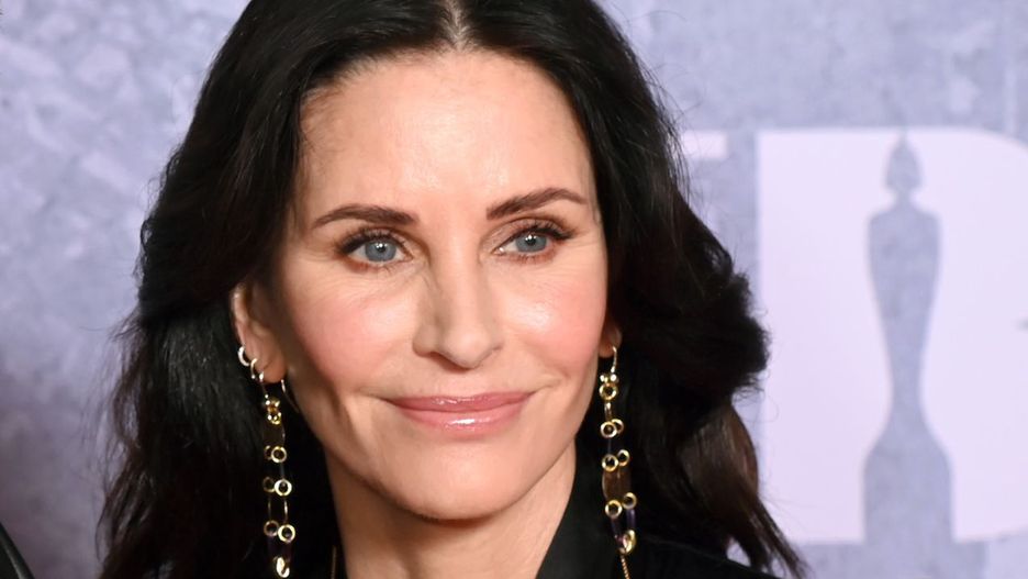 The BRIT Awards 2022 - VIP Red Carpet ArrivalsLONDON, ENGLAND - FEBRUARY 08: (EDITORIAL USE ONLY)  Johnny McDaid and Courteney Cox attend The BRIT Awards 2022 at The O2 Arena on February 08, 2022 in London, England. (Photo by Dave J Hogan/Getty Images for BRIT Awards Limited)Dave J Hogan