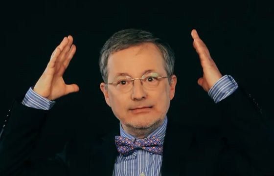 Jan Wróbel pisze dla Zero.pl. Współpracuje z sześcioma redakcjami