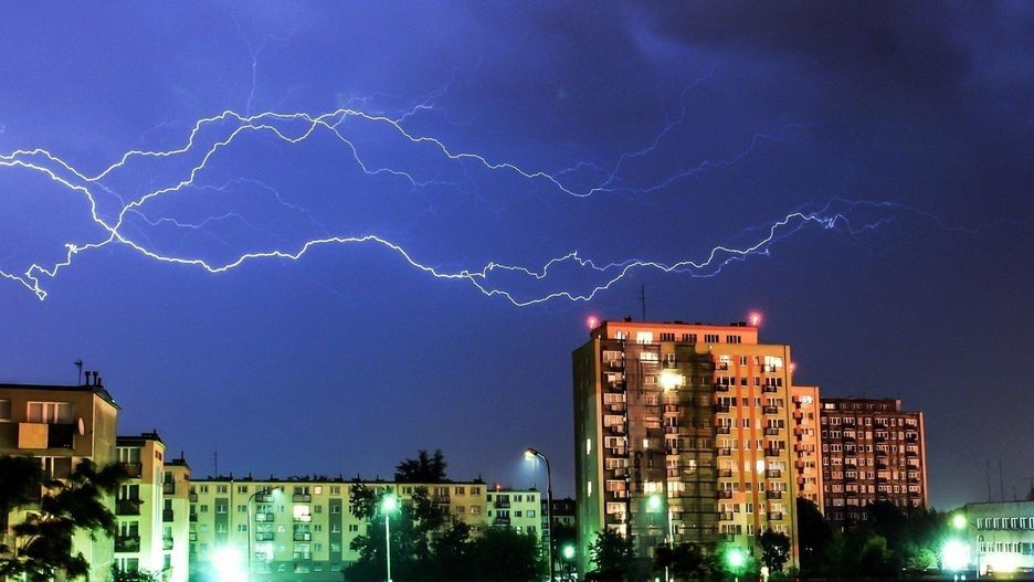 W części powiatów naszego województwa obowiązują ostrzeżenia przed burzami.