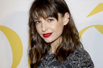 Pozowała z mężem na ściance. Tylko spójrzcie, co miała na sobie