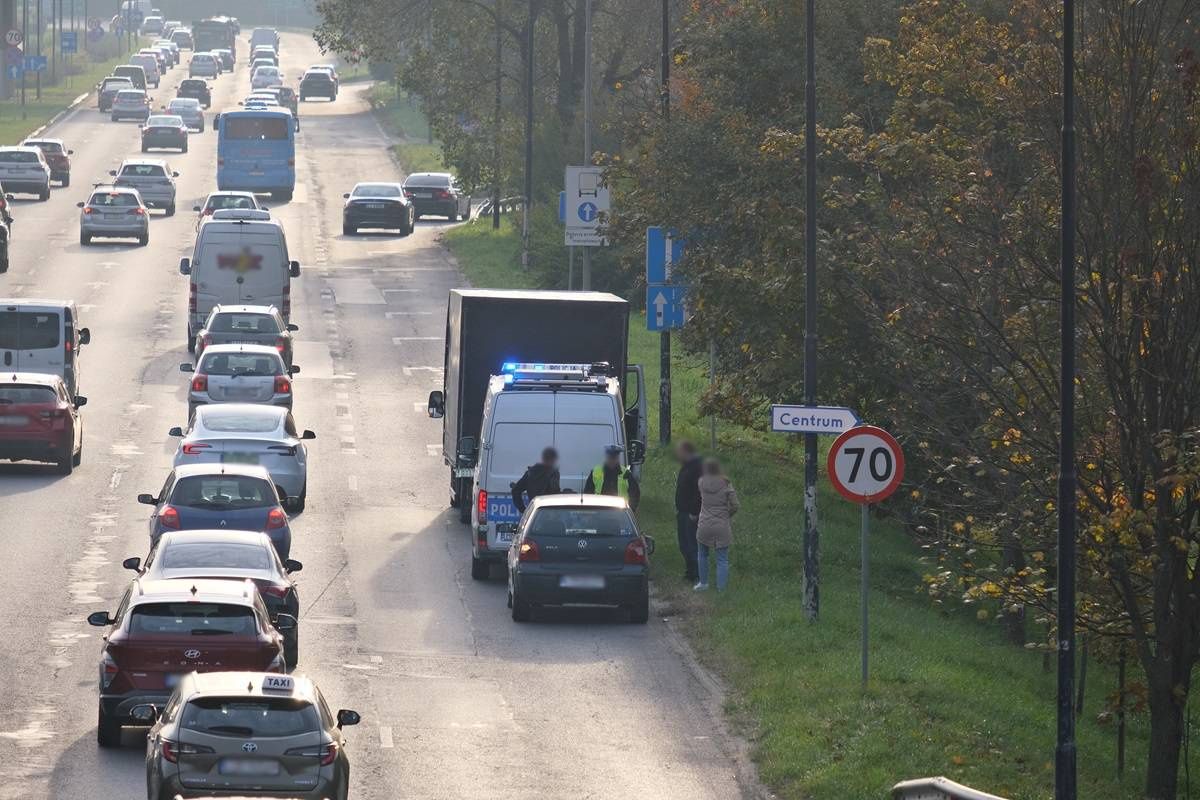 Zderzenie iveco i volkswagena na al. Solidarności