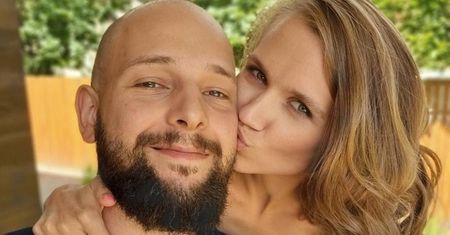Fani dopatrują się TRZECIEJ CIĄŻY u Agnieszki Kaczorowskiej. Maciej Pela ironicznie odpowiedział...