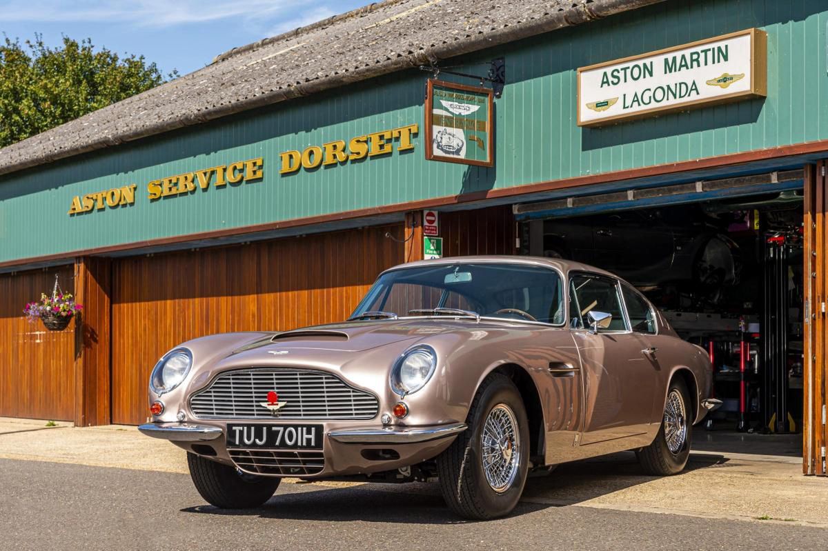 Aston Martin DB6 Mk2 Vantage z 1970 r.