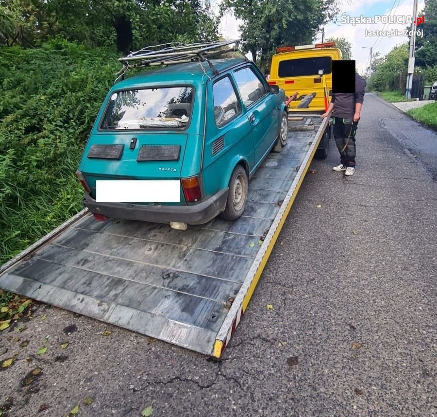 74-latek w Jastrzębiu Zdroju postanowił maluchem uciec policjantom. Nie udało się. 