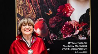 Scenografka, która maluje operowe światy. Izabela Chełkowska uhonorowana Gloria Artis