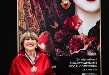 Scenografka, która maluje operowe światy. Izabela Chełkowska uhonorowana Gloria Artis