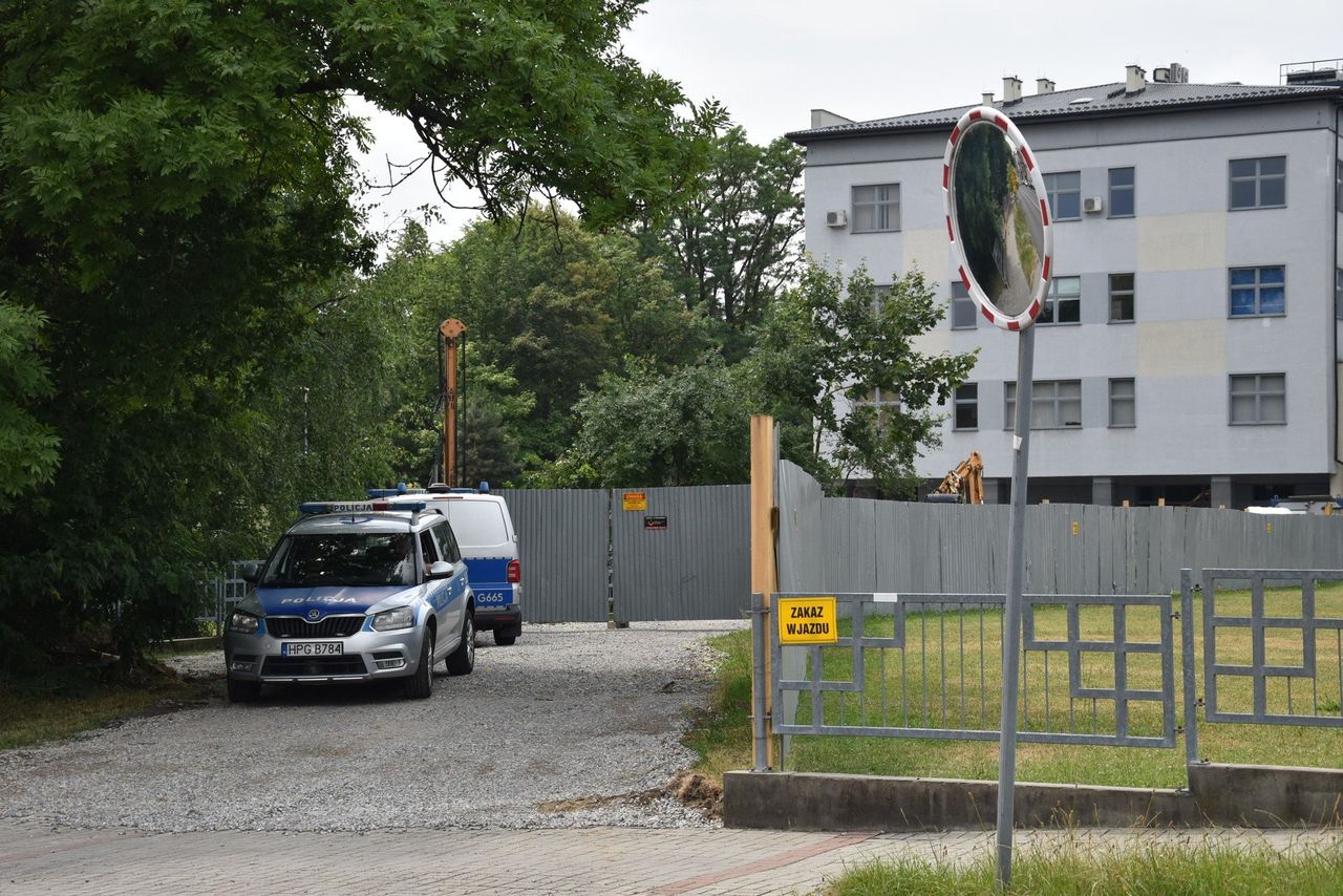 Niewybuch na placu budowy budynku dydaktycznego Akademii Tarnowskiej. Ewakuowano osoby z uczelni oraz dyspozytorów i pracowników pogotowia