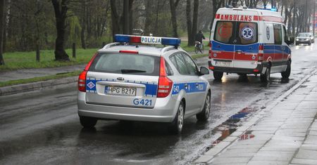 Bielsko-Biała. Krok od tragedii. Kobieta wymusiła pierwszeństwo i uderzyła w trzech rowerzystów