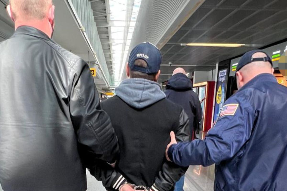 Już był na lotnisku. W ostatniej chwili cofnęła go policja