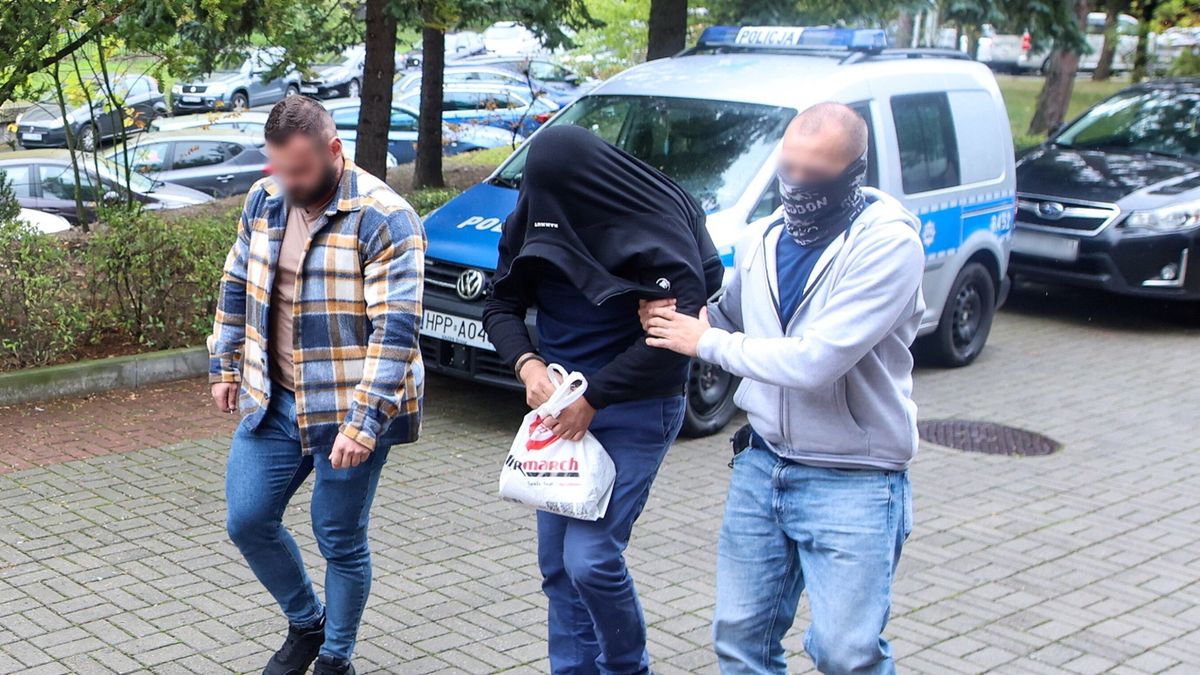 Ks. Jacek K. został zatrzymany 2 października. Trafił do tymczasowego aresztu  