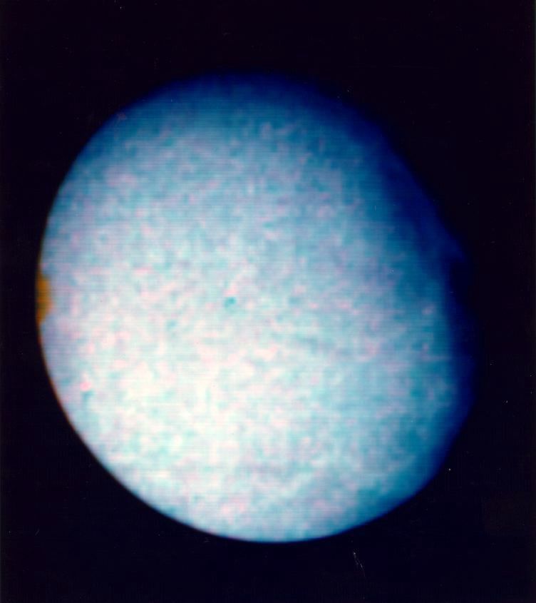 Voyager 1 - zdjęcie Enceladusa, księżyca Saturna.