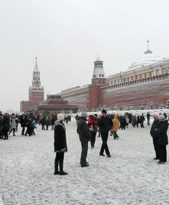 Konsultantka Avonu oburzona na swoją firmę. Wojna trwa, a fabryka w Rosji działa