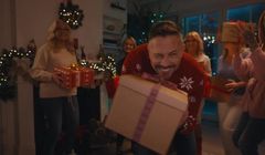 Sykut-Jeżyna, Gilon, Kuszewski, Dowbor i Ibisz w świątecznym spocie Polsatu (wideo)