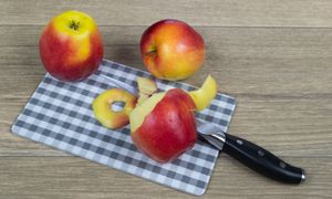 Najlepsza pora na jedzenie jabłek. Wiele osób może być zaskoczonych