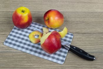 Najlepsza pora na jedzenie jabłek. Wiele osób może być zaskoczonych